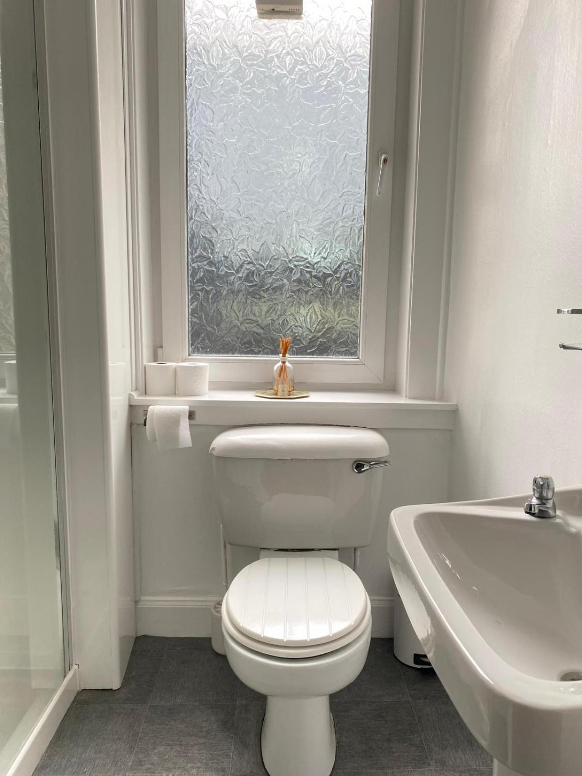 Apartment 1 Bed Flat Near Castle Edinburgh