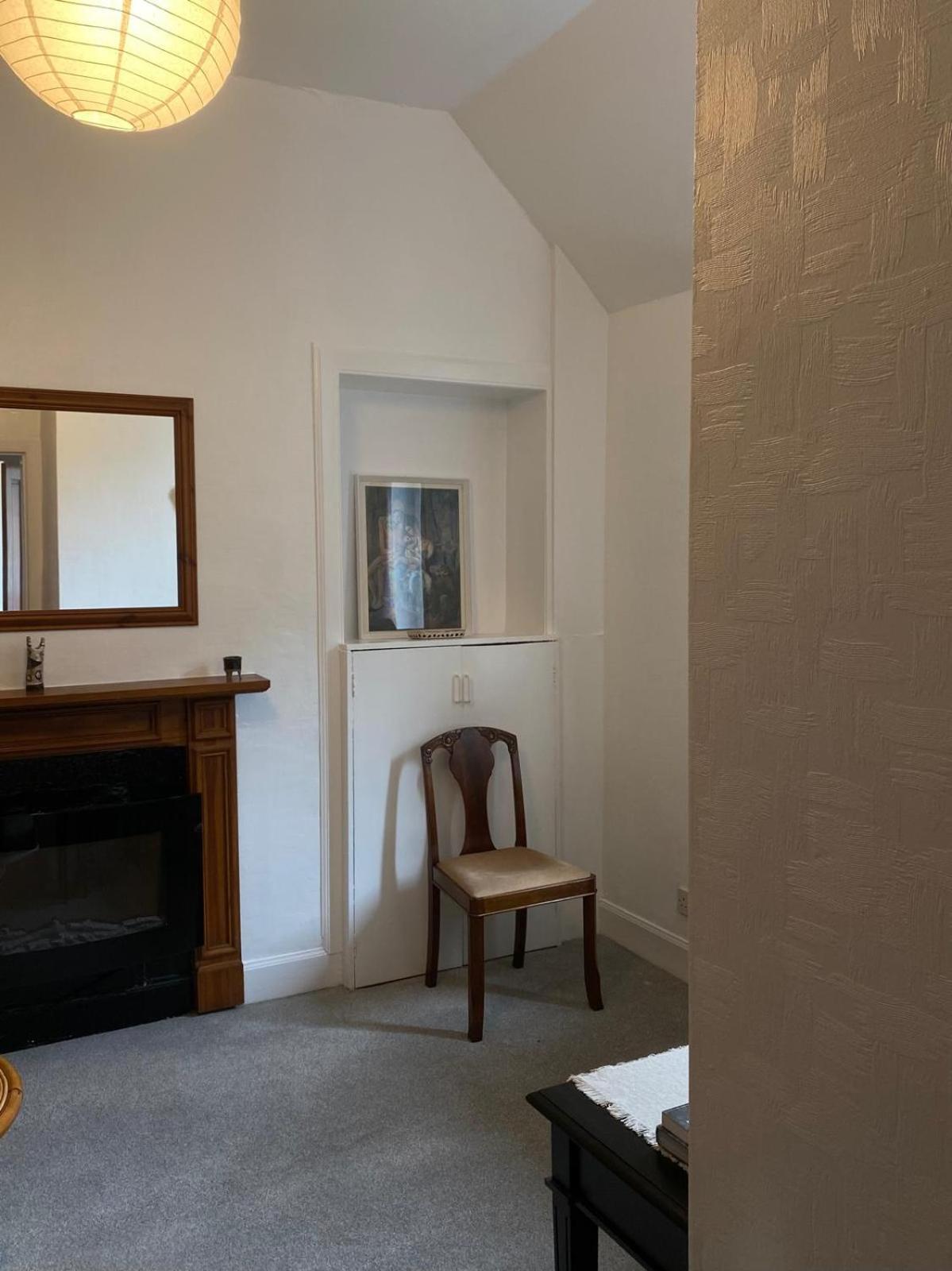 1 Bed Flat Near Castle *