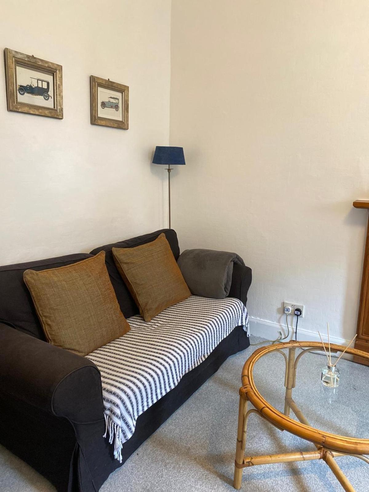 1 Bed Flat Near Castle Apartment Edinburgh
