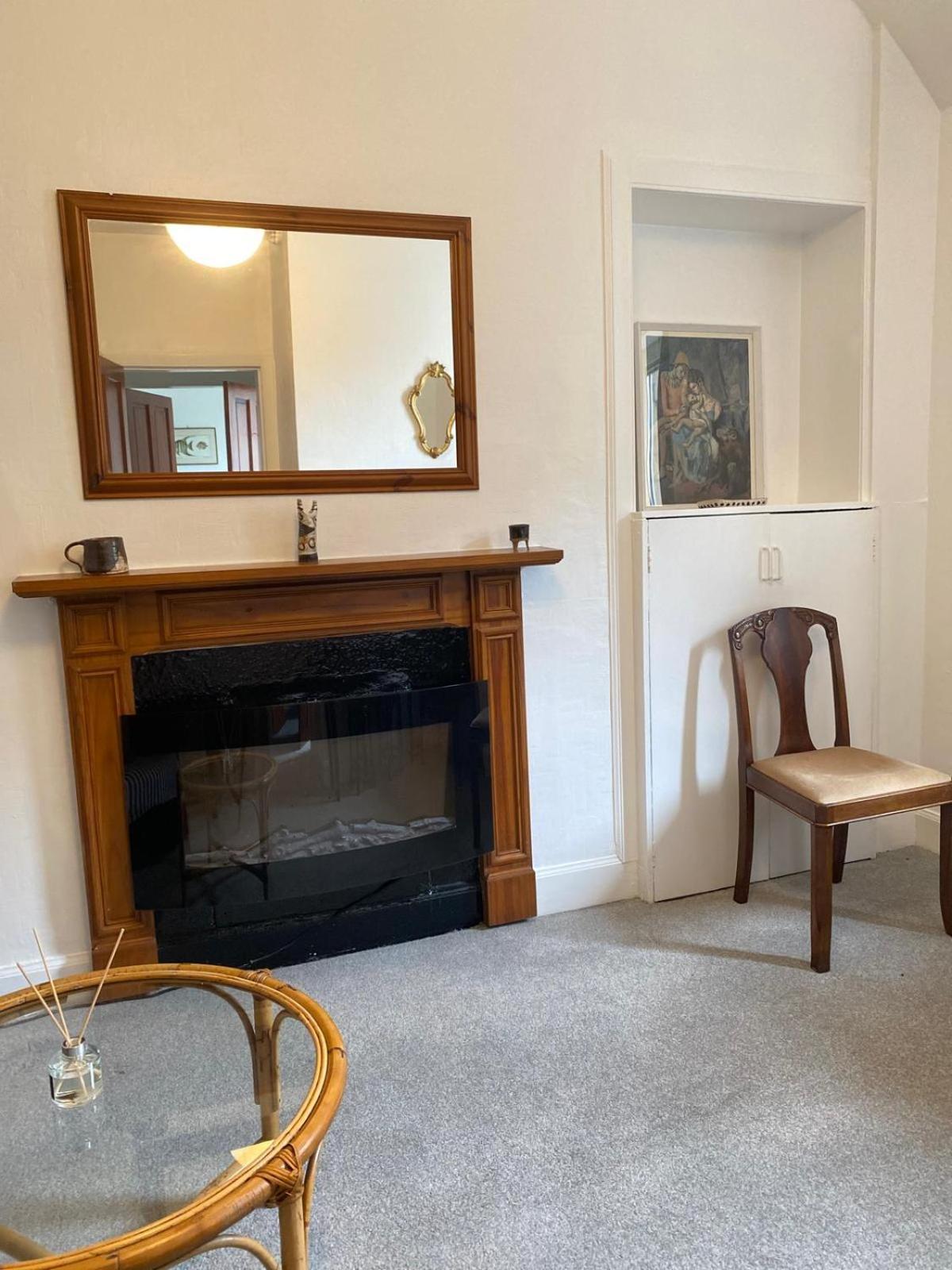 1 Bed Flat Near Castle Edinburgh